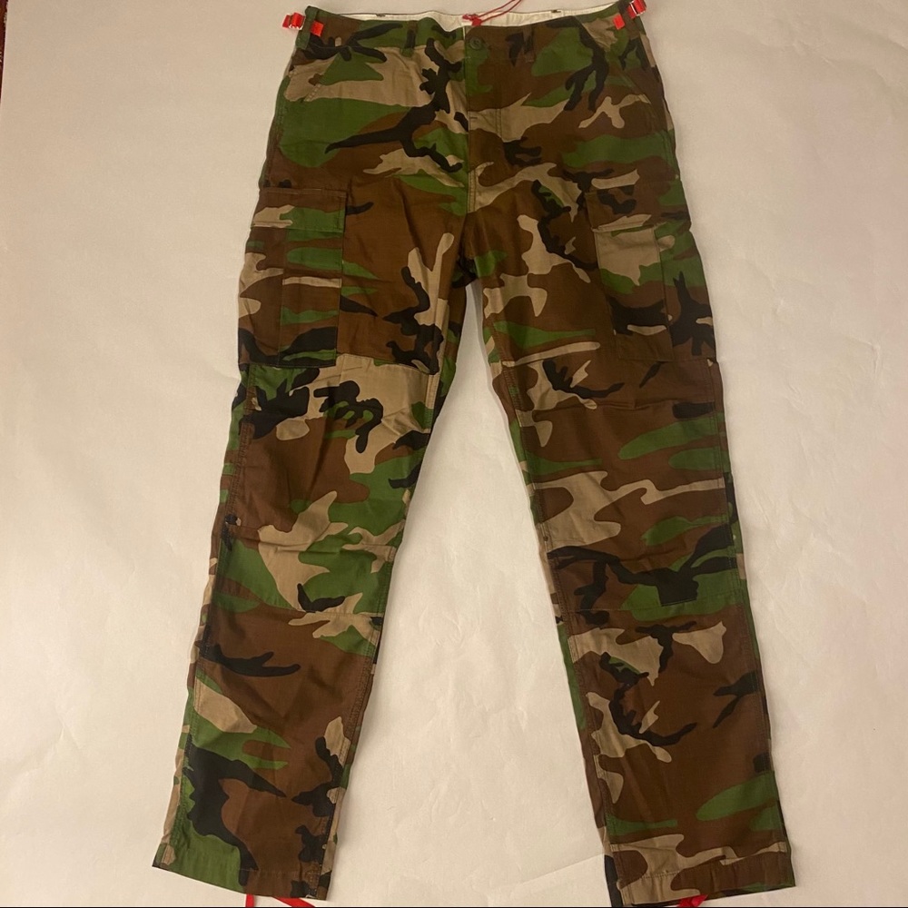 Brand New Topo Cargo pants, Camo, XL